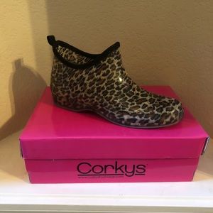 Ankle height rain boots